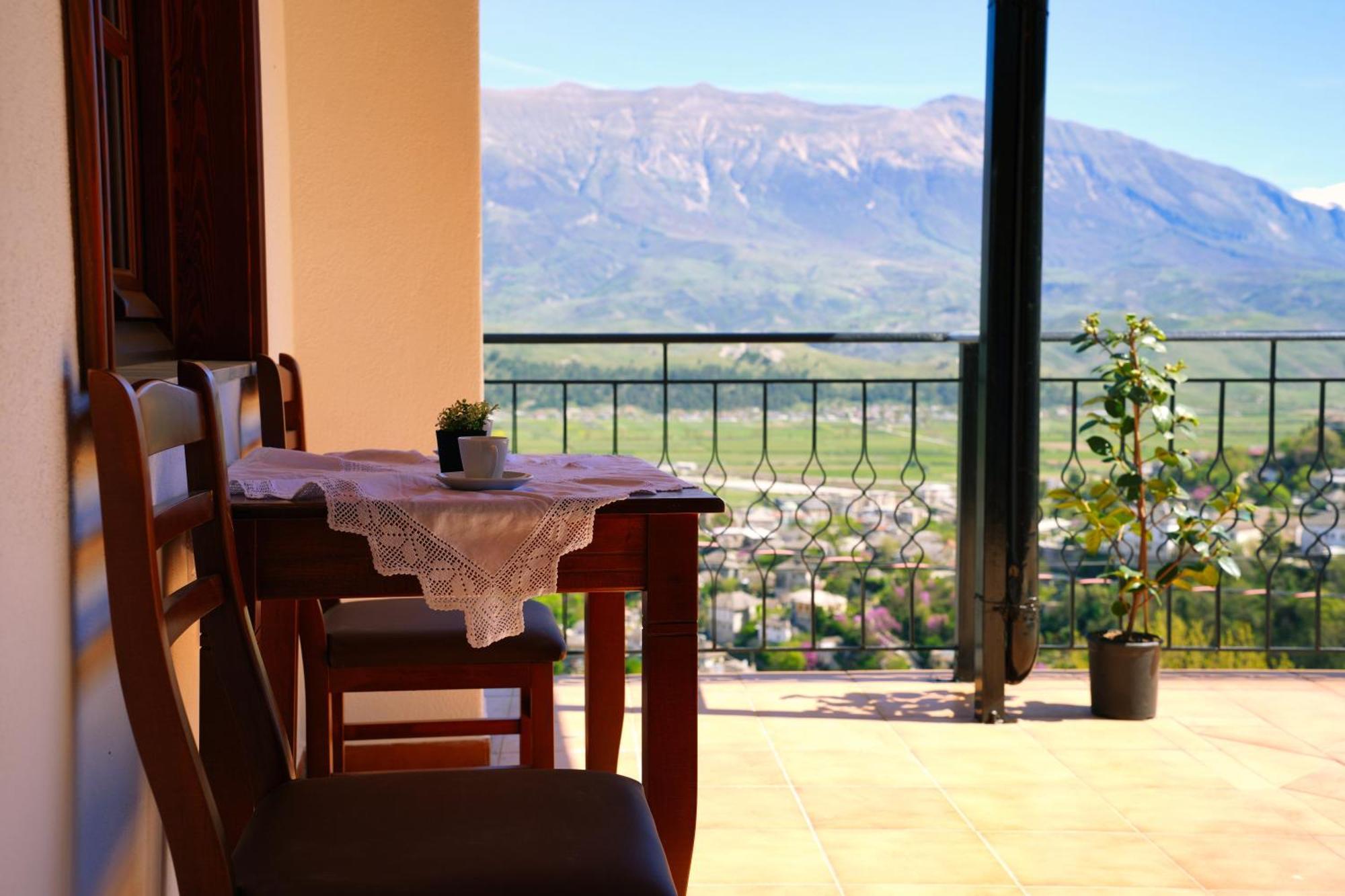 Emblematic House Apartment 4 Gjirokastër المظهر الخارجي الصورة
