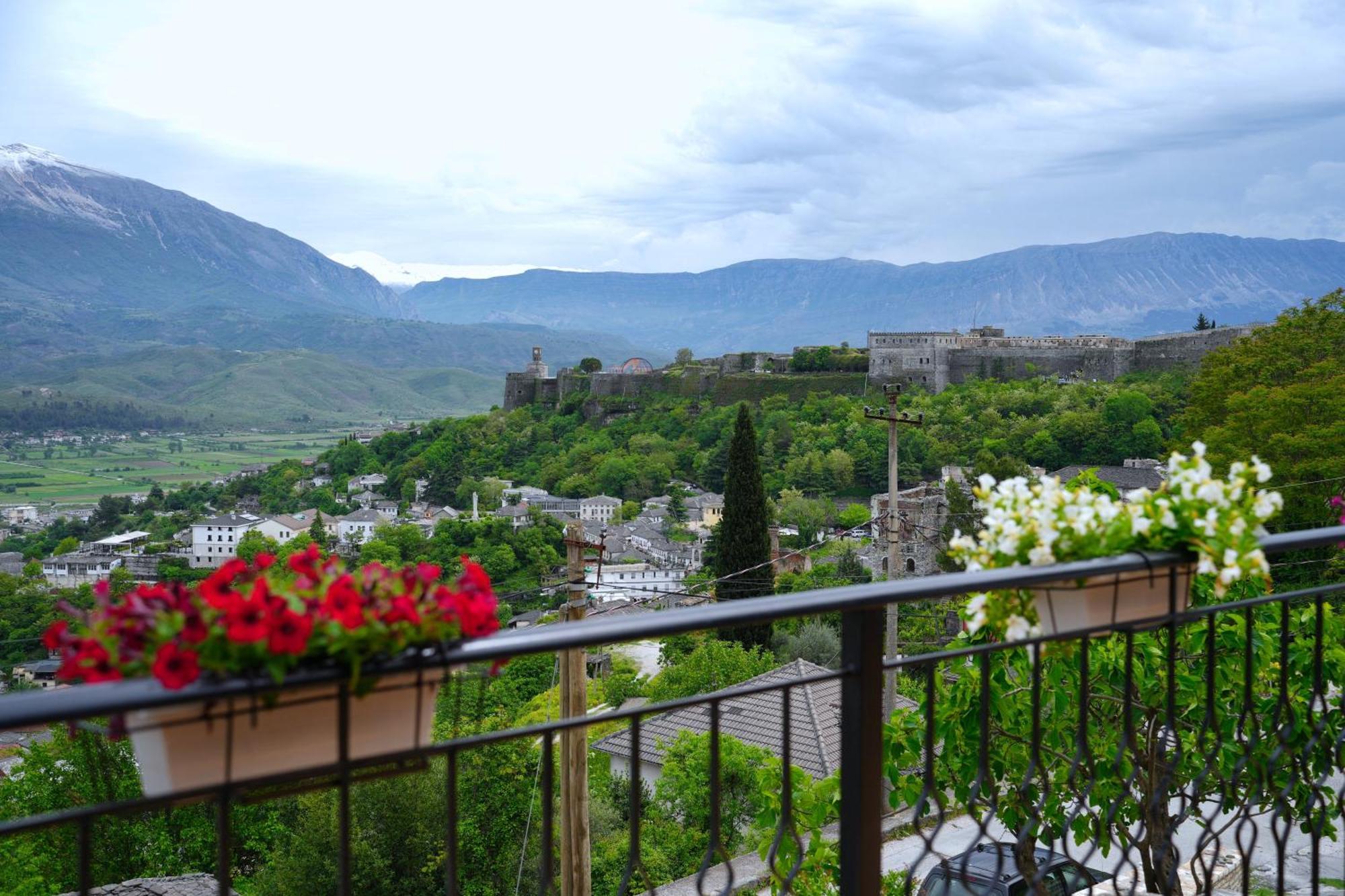 Emblematic House Apartment 4 Gjirokastër المظهر الخارجي الصورة
