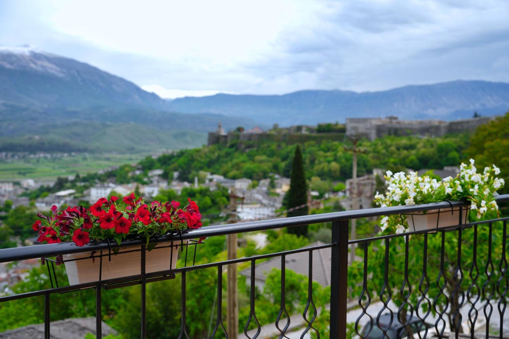 Emblematic House Apartment 4 Gjirokastër المظهر الخارجي الصورة